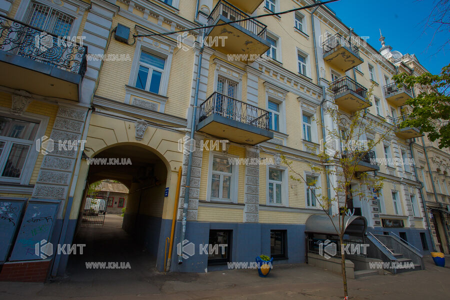 БЦ Івана Франка, 36